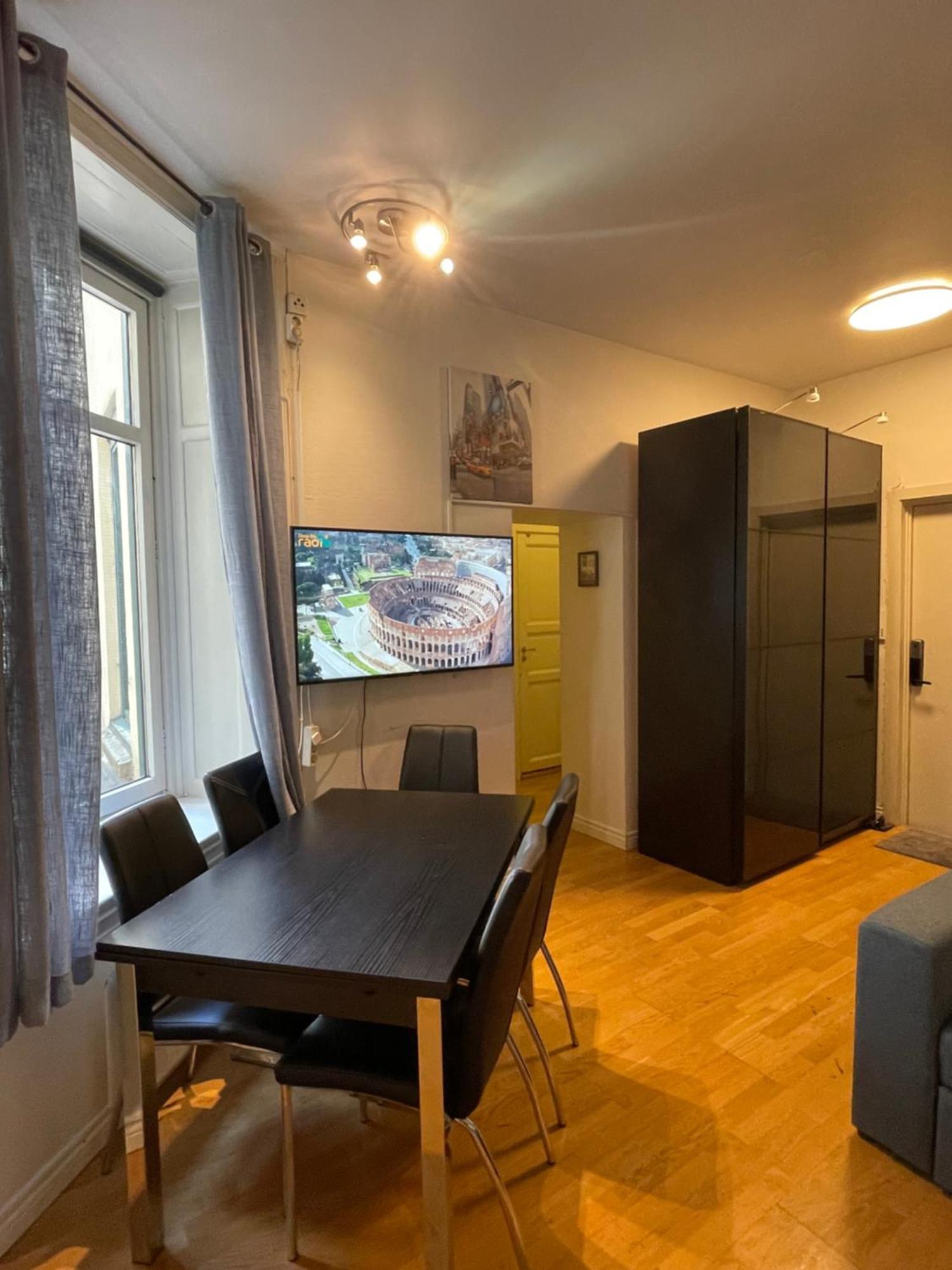 Appartement S, Center *