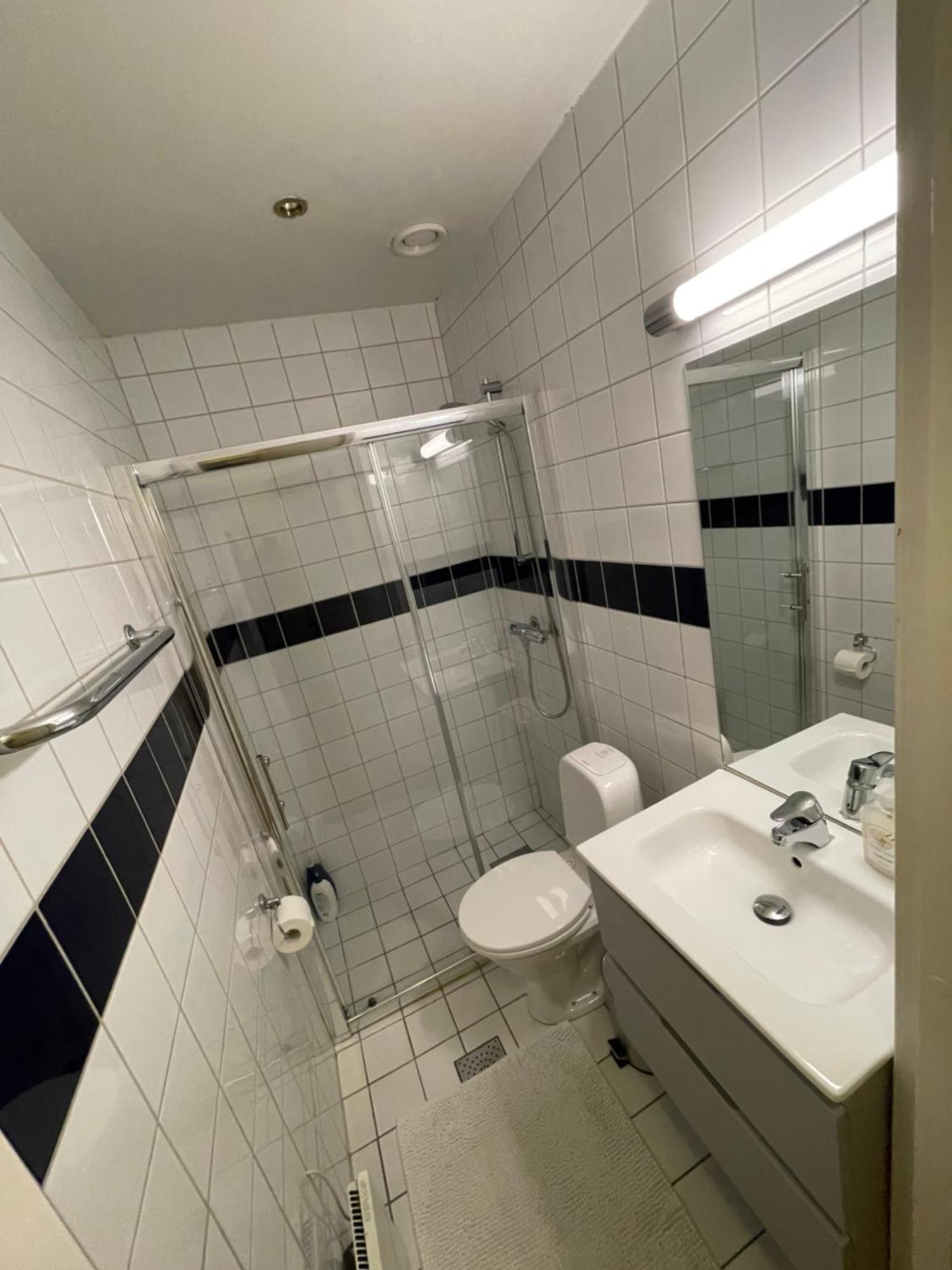 Appartement S, Center